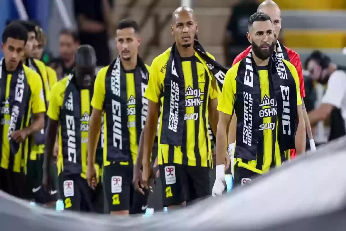 هذا موعد مشاركته في التدريبات .. محترف الاتحاد يصل جدة.